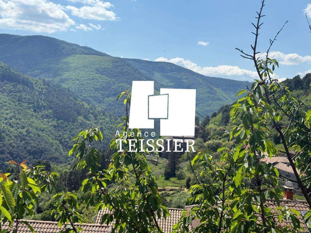 Maison à SAINT-MELANY