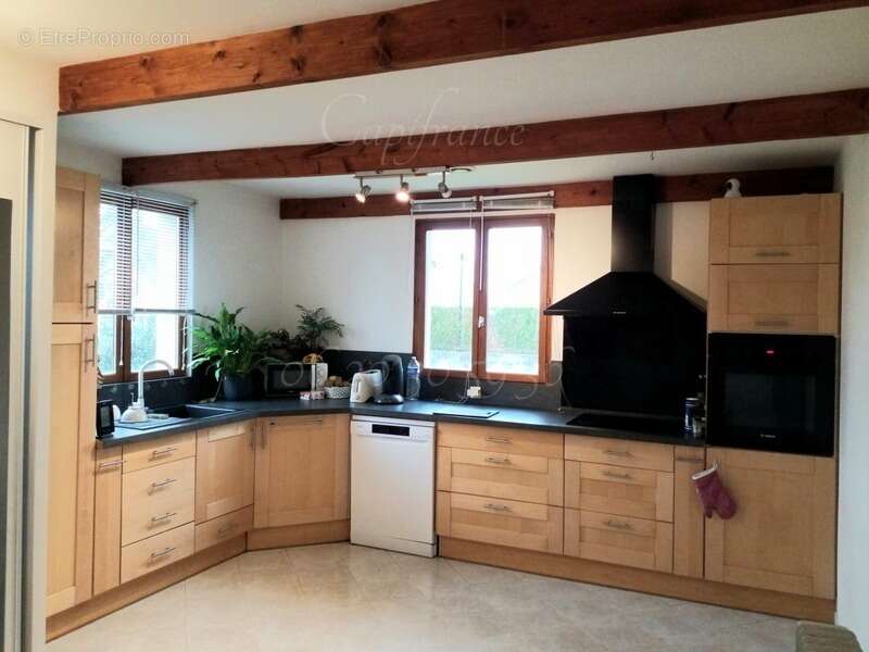 Maison à COURCELLES-SUR-SEINE