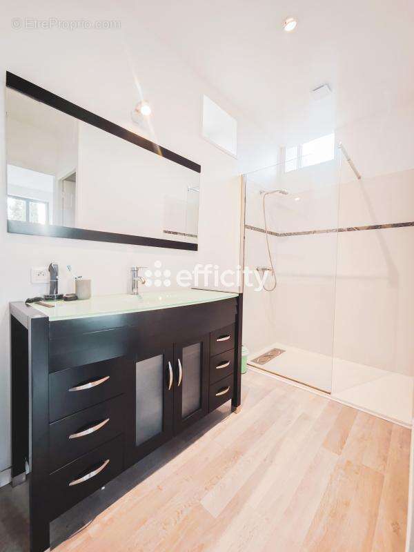 Maison 175 m² à Berson  - photo 13