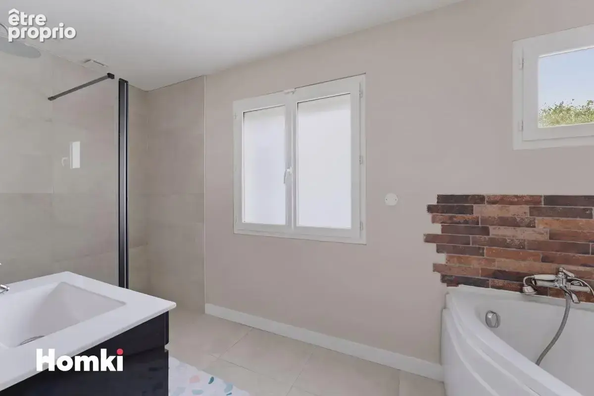 Maison rénovée – 155 m² – 4 chambres – piscine – terrain 1 200 m² - photo 17