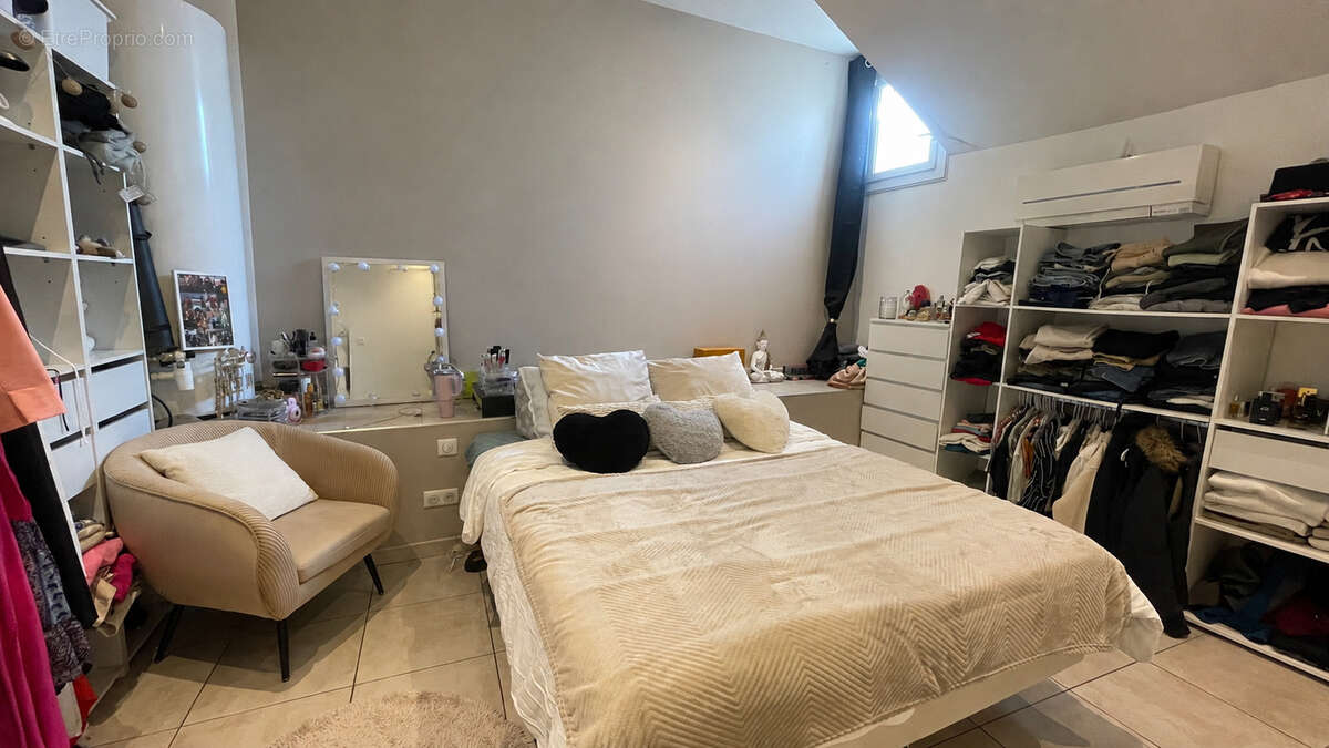 Exceptionnel T2 de 73 m2 : les volumes d'un T3 ! - photo 3