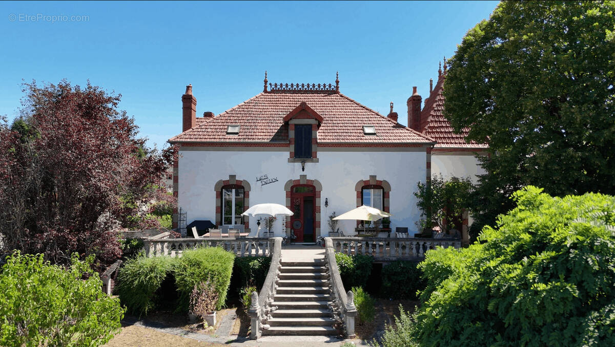 Maison à CERCY-LA-TOUR