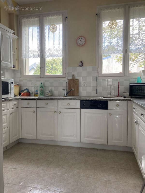 Maison à DONVILLE-LES-BAINS