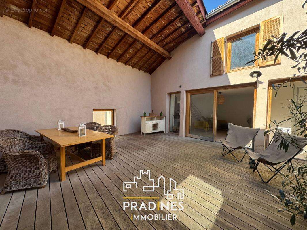 Appartement à MORNANT