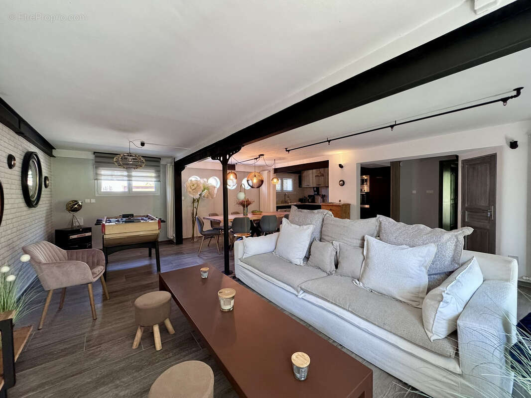 Maison à L&#039;ISLE-SUR-LA-SORGUE