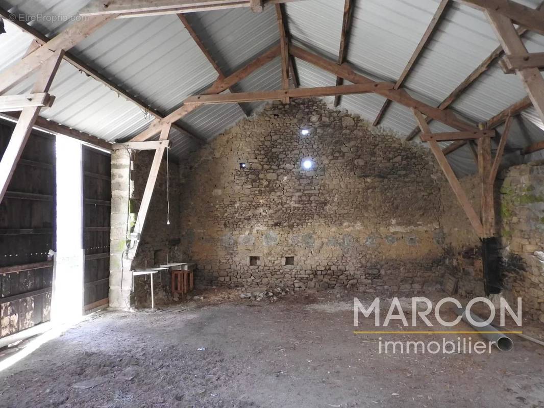 Maison à SAINT-SULPICE-LES-CHAMPS