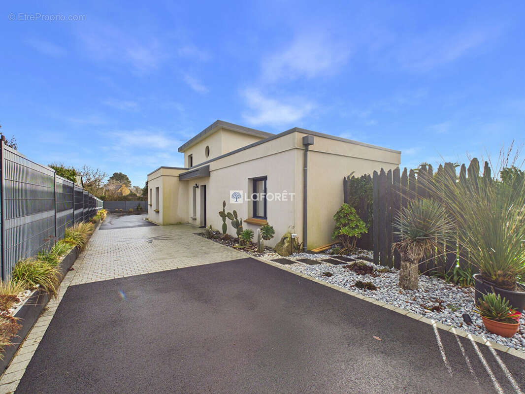 Maison à PLONEOUR-LANVERN