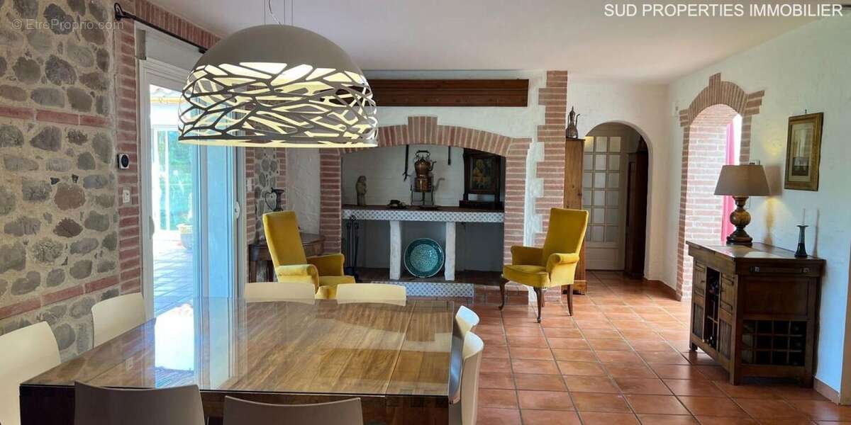 Maison à SAINT-ESTEVE