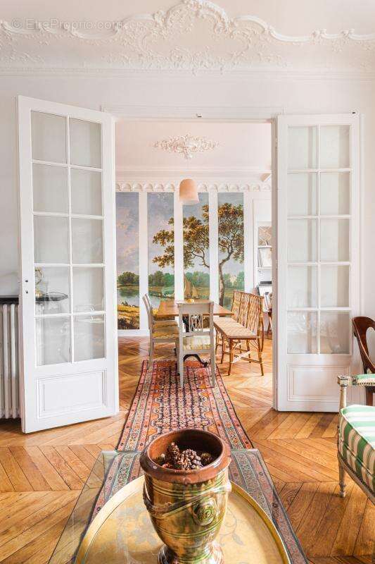 Appartement à PARIS-7E