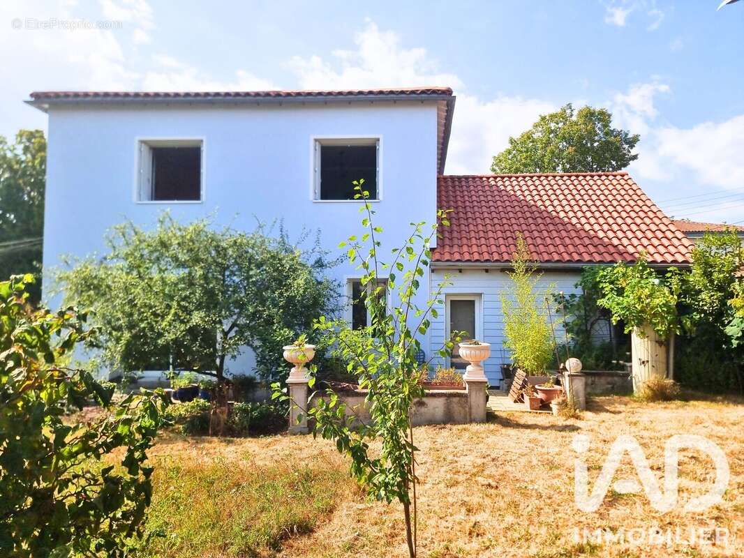 Maison 129 m² à Rochefort  - photo 2