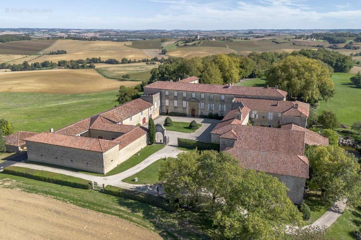 Maison à VALENCE-SUR-BAISE