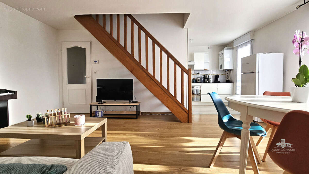 Appartement Duplex avec balcon et garage - NANTES HALUCHERE - photo 3