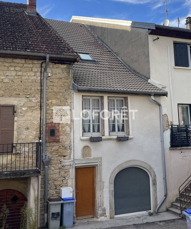 Maison à LONS-LE-SAUNIER