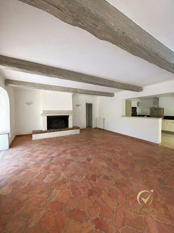 SALLE A MANGER - Maison à CALLIAN