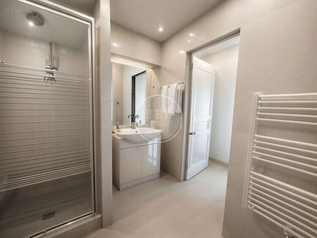 Appartement à CHAZELLES-SUR-LYON