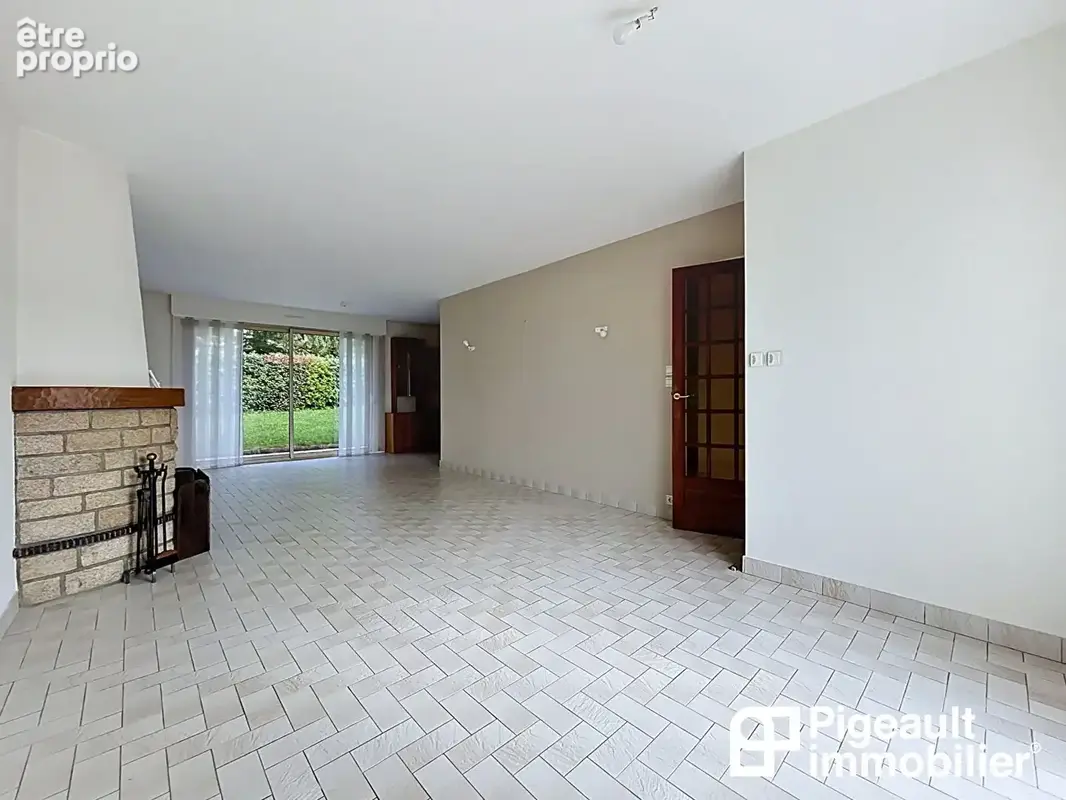 Cesson Sévigné - Maison 5 chambres à vendre au calme - Jardin - Volumes - Garage - photo 3
