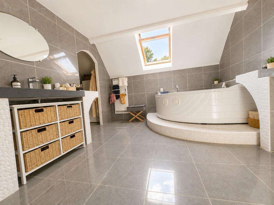 Maison à vendre 9 pièces Proche de AUNEUIL (60) - photo 6
