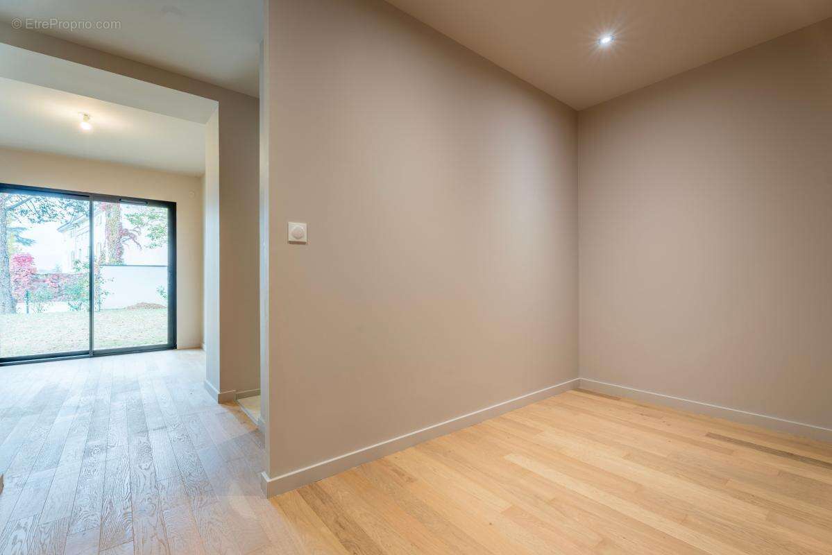 Maison à CHARBONNIERES-LES-BAINS