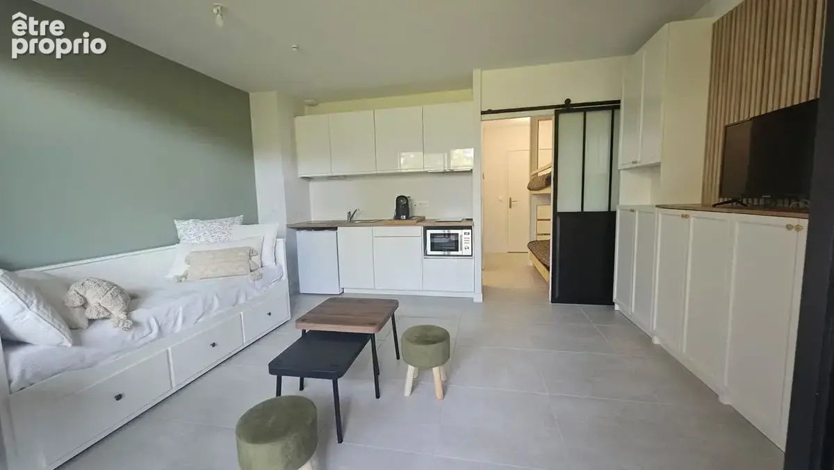 STUDIO 30,61 m2 REFAIT A NEUF CARCANS RESIDENCE SECURISEE 