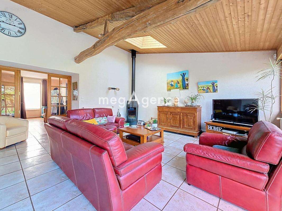 Maison à BEGROLLES-EN-MAUGES