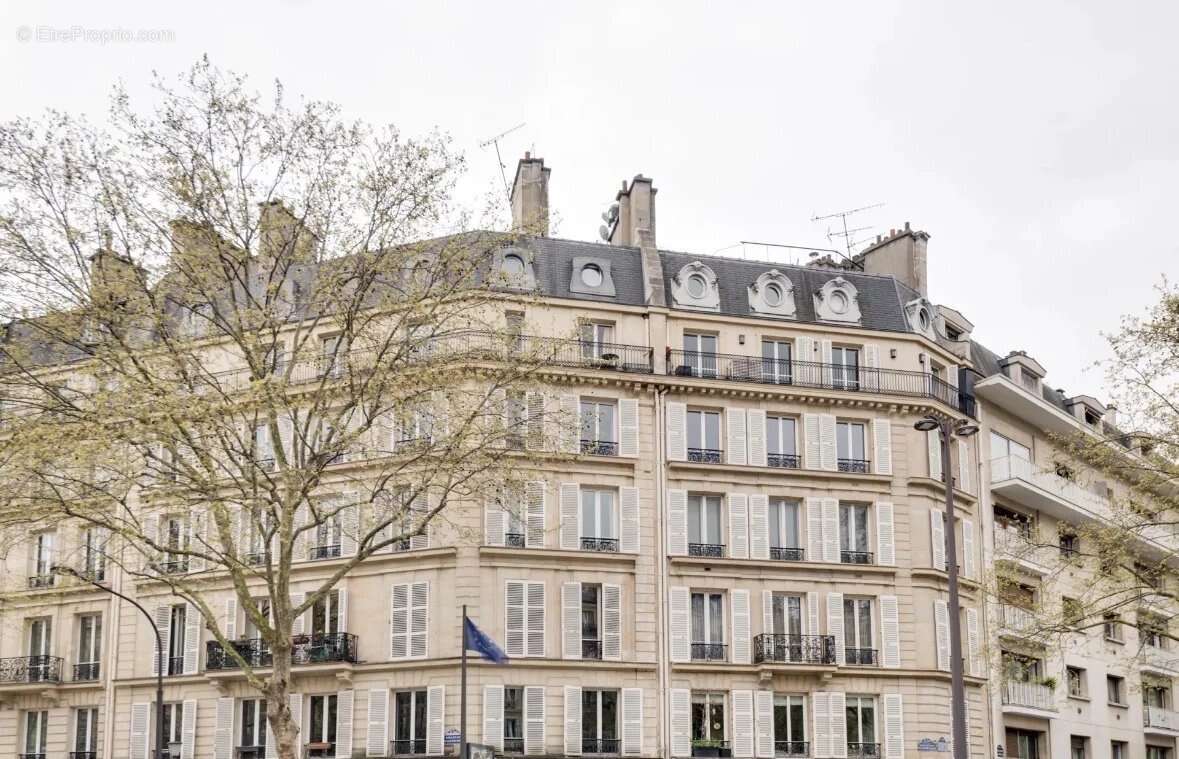 Appartement à PARIS-8E