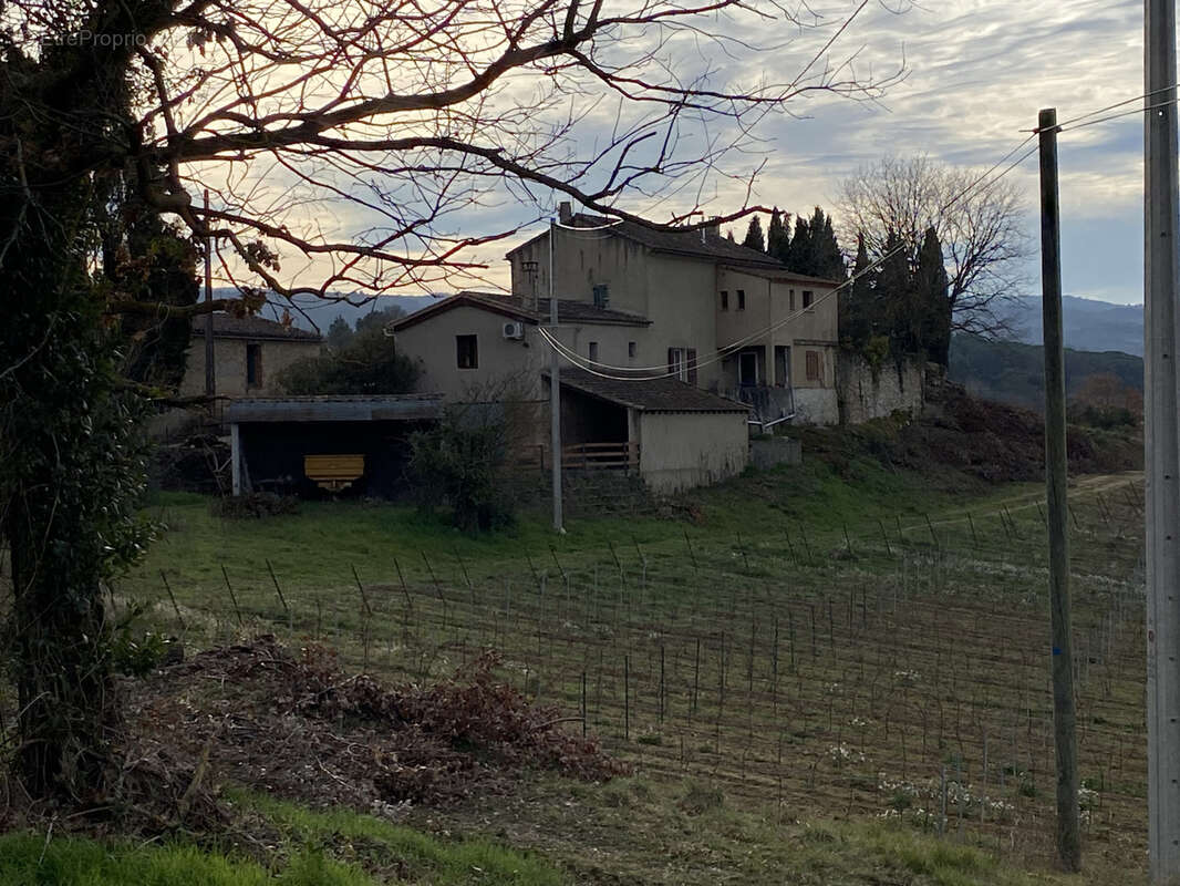 Maison à AJAC