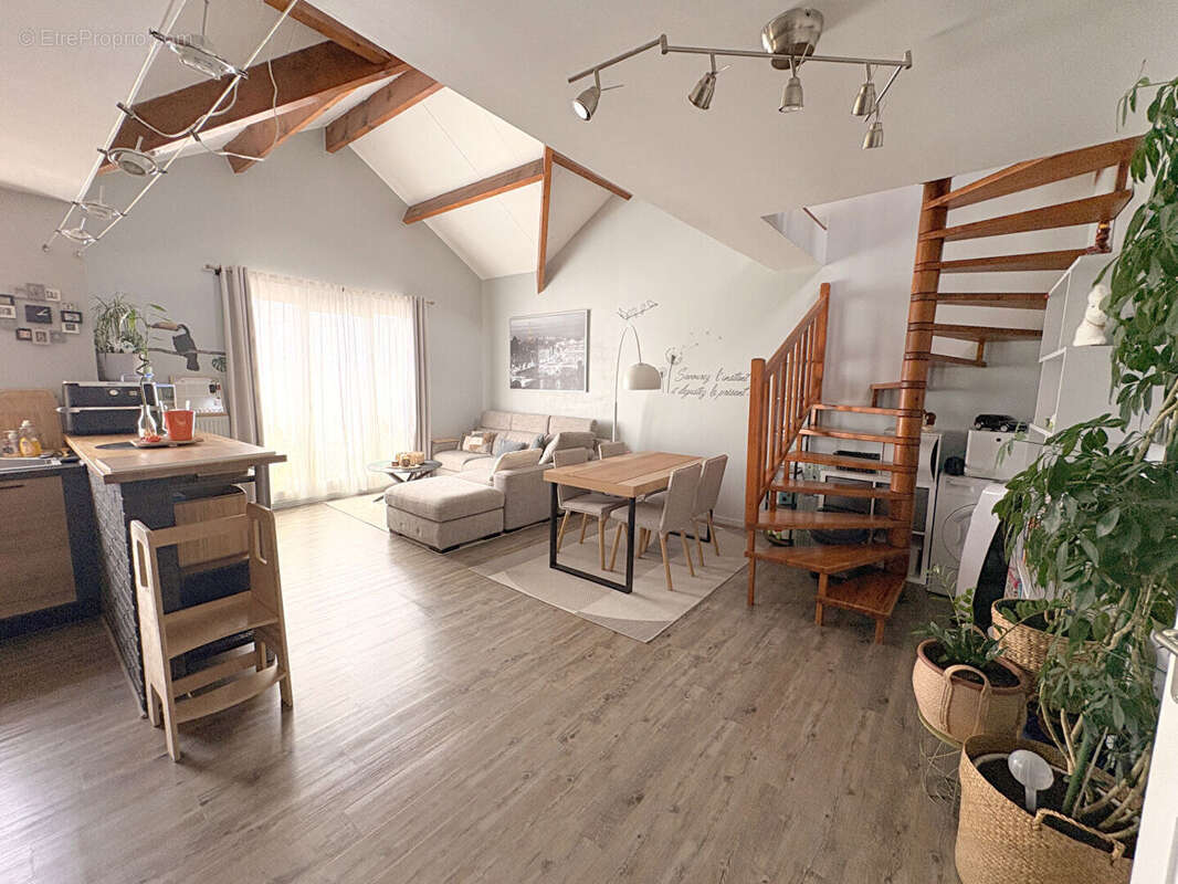 Appartement en duplex à Issou 3/4 pièces 73 m2 - photo 4