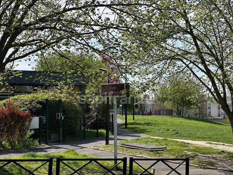 Terrain à SARTROUVILLE