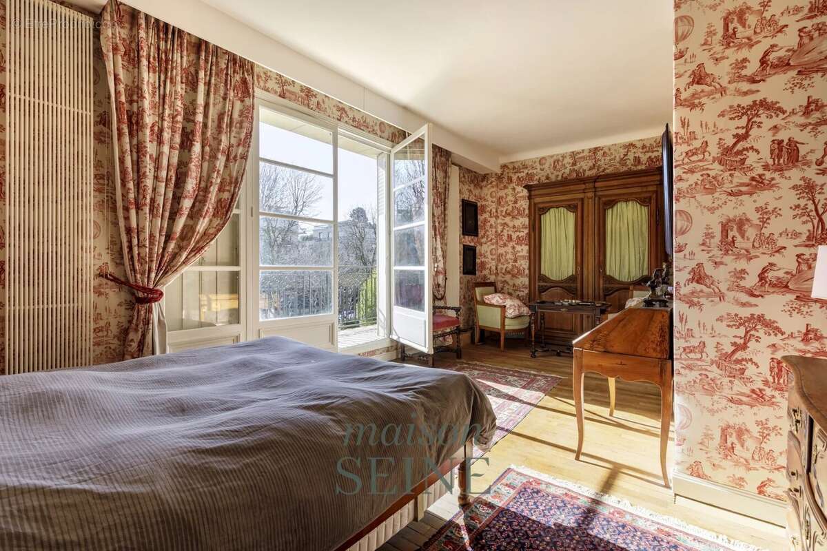 Maison à NEUILLY-SUR-SEINE