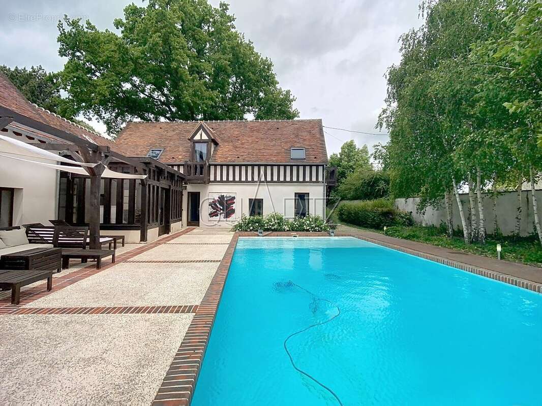 Maison à CHATEAUNEUF-EN-THYMERAIS