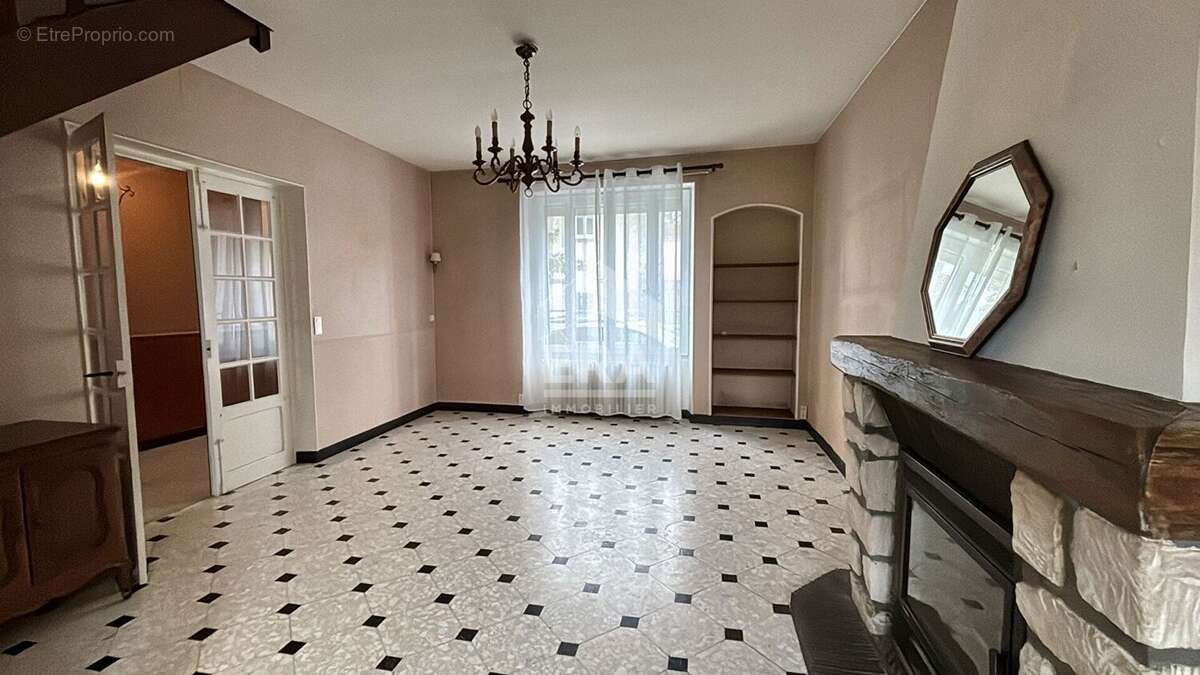 Maison à GARANCIERES