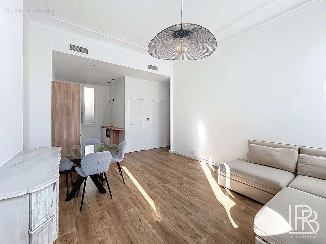 Appartement à MARSEILLE-6E