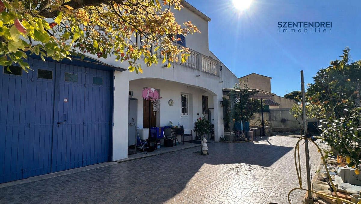 À vendre Maison T6 avec garage Lunel Nord  - Maison à LUNEL