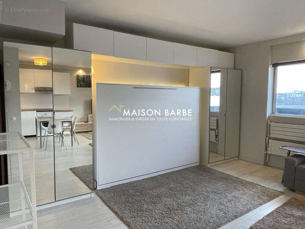 Appartement à PARIS-15E