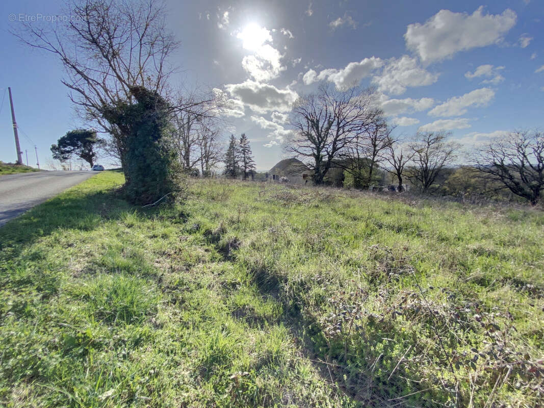 Terrain à BOUEILH-BOUEILHO-LASQUE