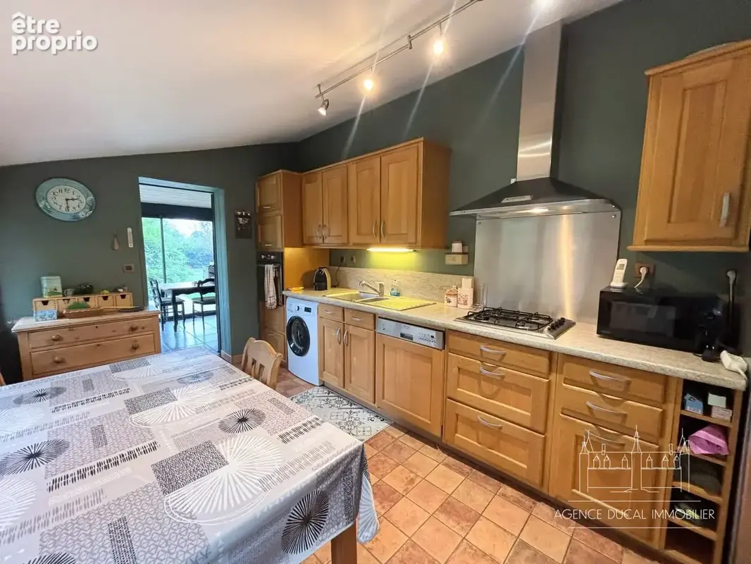 Maison 7 pièces 161 m² à vendre à Neuvy-Le-Barrois (18600) - photo 6