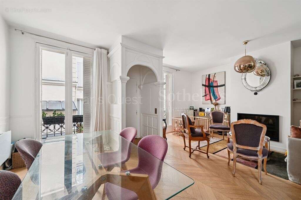 Maison à PARIS-17E