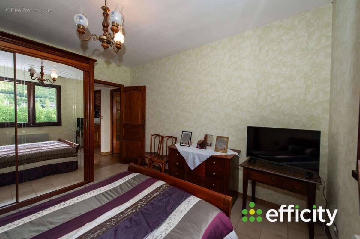 Appartement à SAINT-PAUL-DE-VARCES