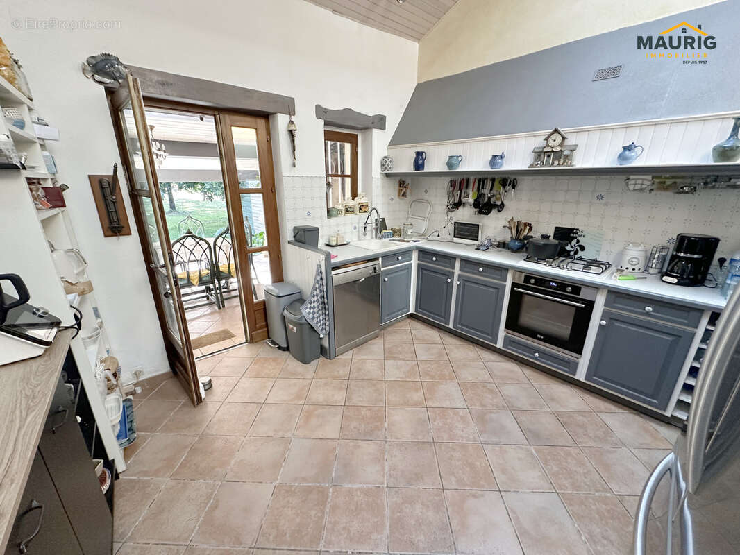 Marmande 47200 Maison en pierre 217m2 avec un T2 attenant - photo 6