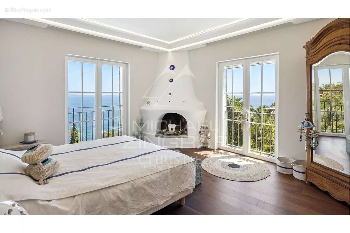 Proche Cannes - Théoule-Sur-Mer - Villa Domaine Pieds dans l'eau - photo 8