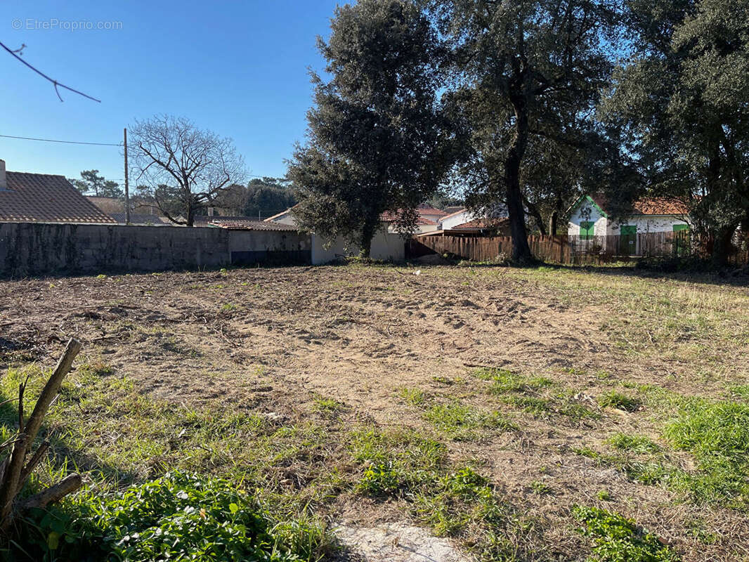 Terrain à SAINT-PIERRE-D&#039;OLERON