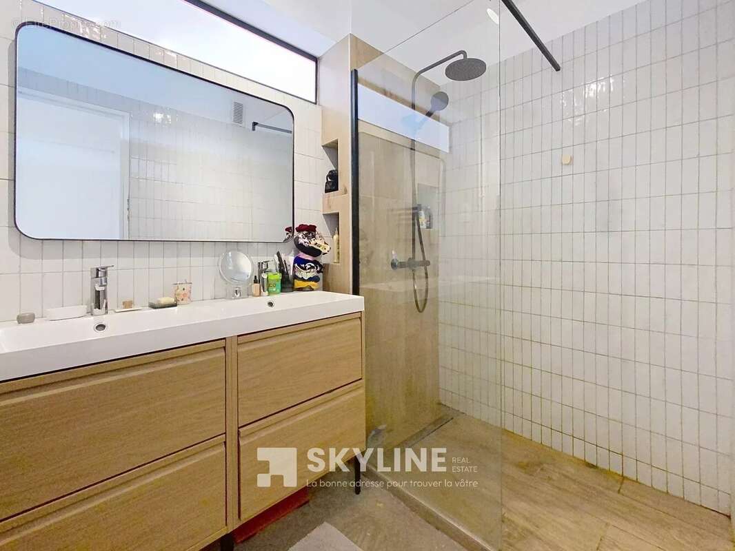 Appartement à MARSEILLE-1E