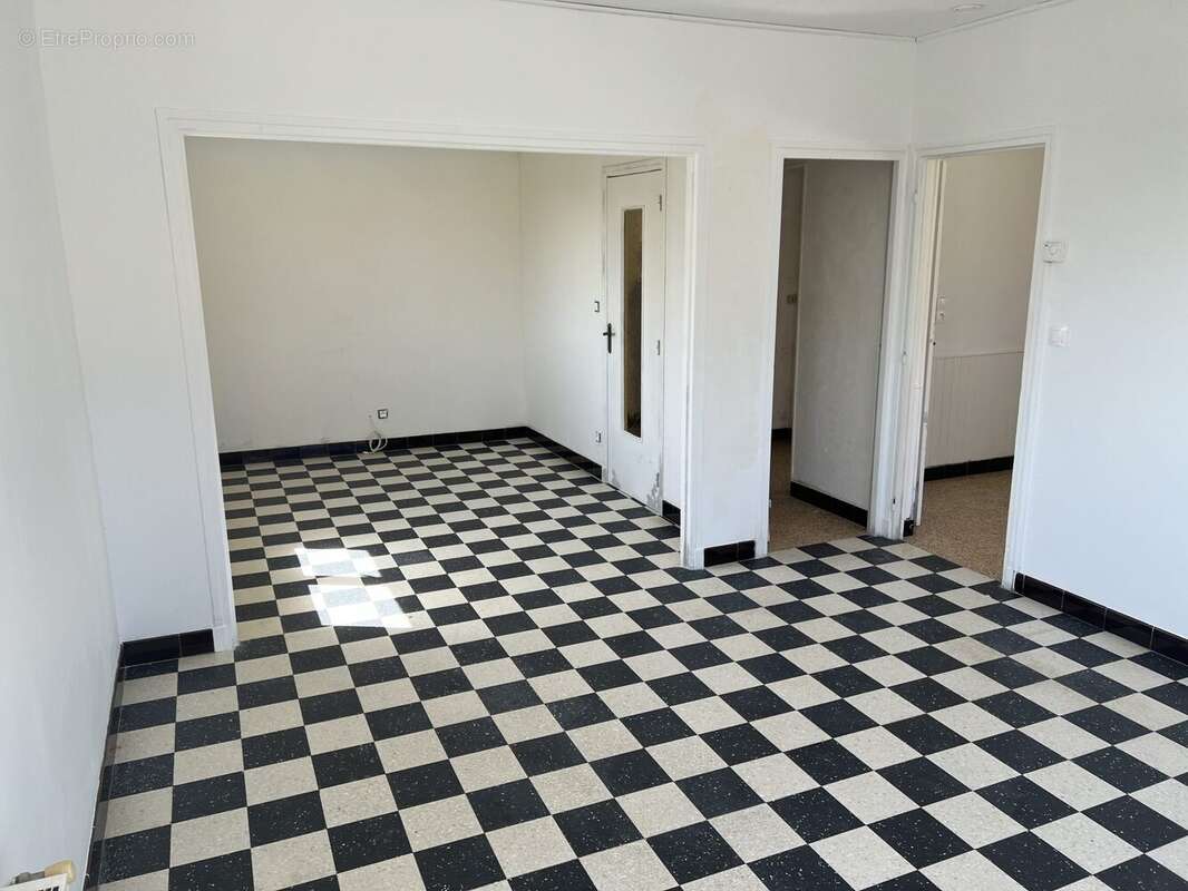 Maison à FEUQUIERES-EN-VIMEU