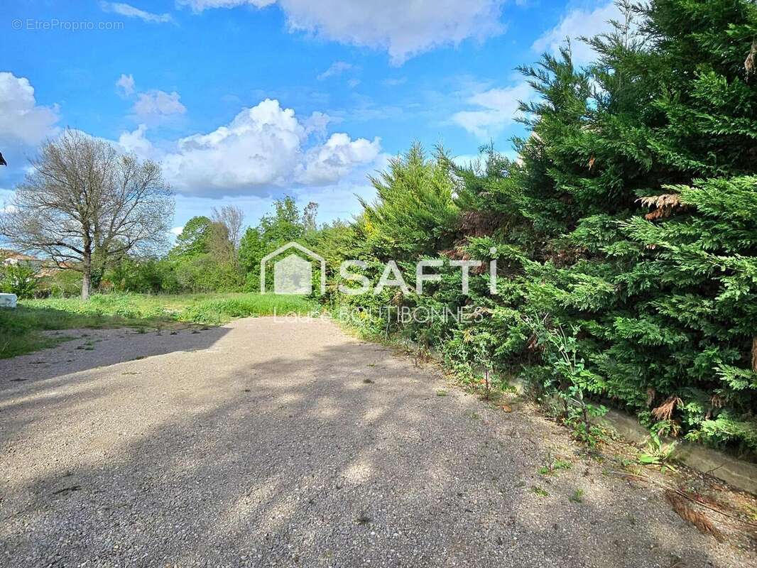 Photo 3 - Terrain à SAINT-SULPICE