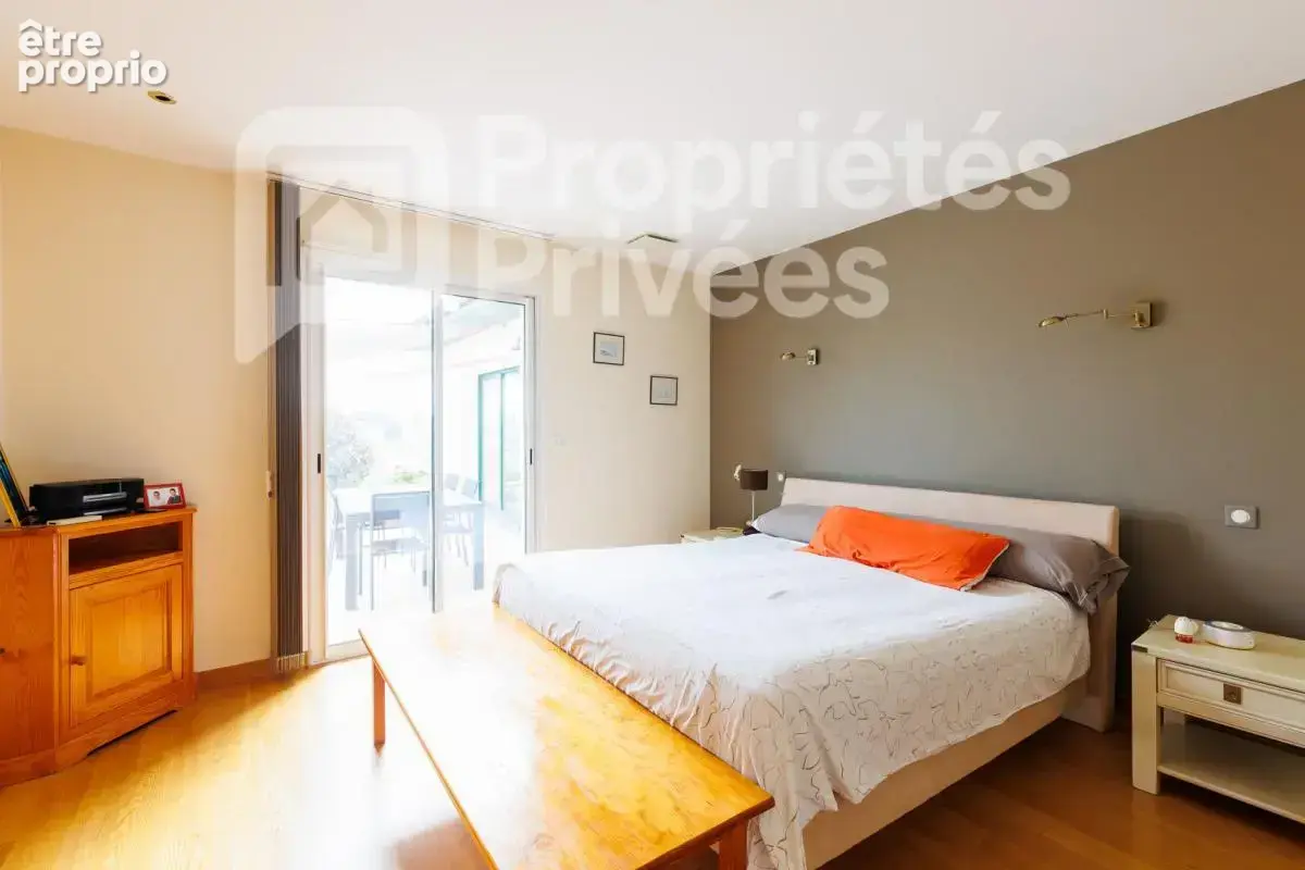 Maison d'architecte de standing de 7 pièces avec piscine chauffée - photo 11