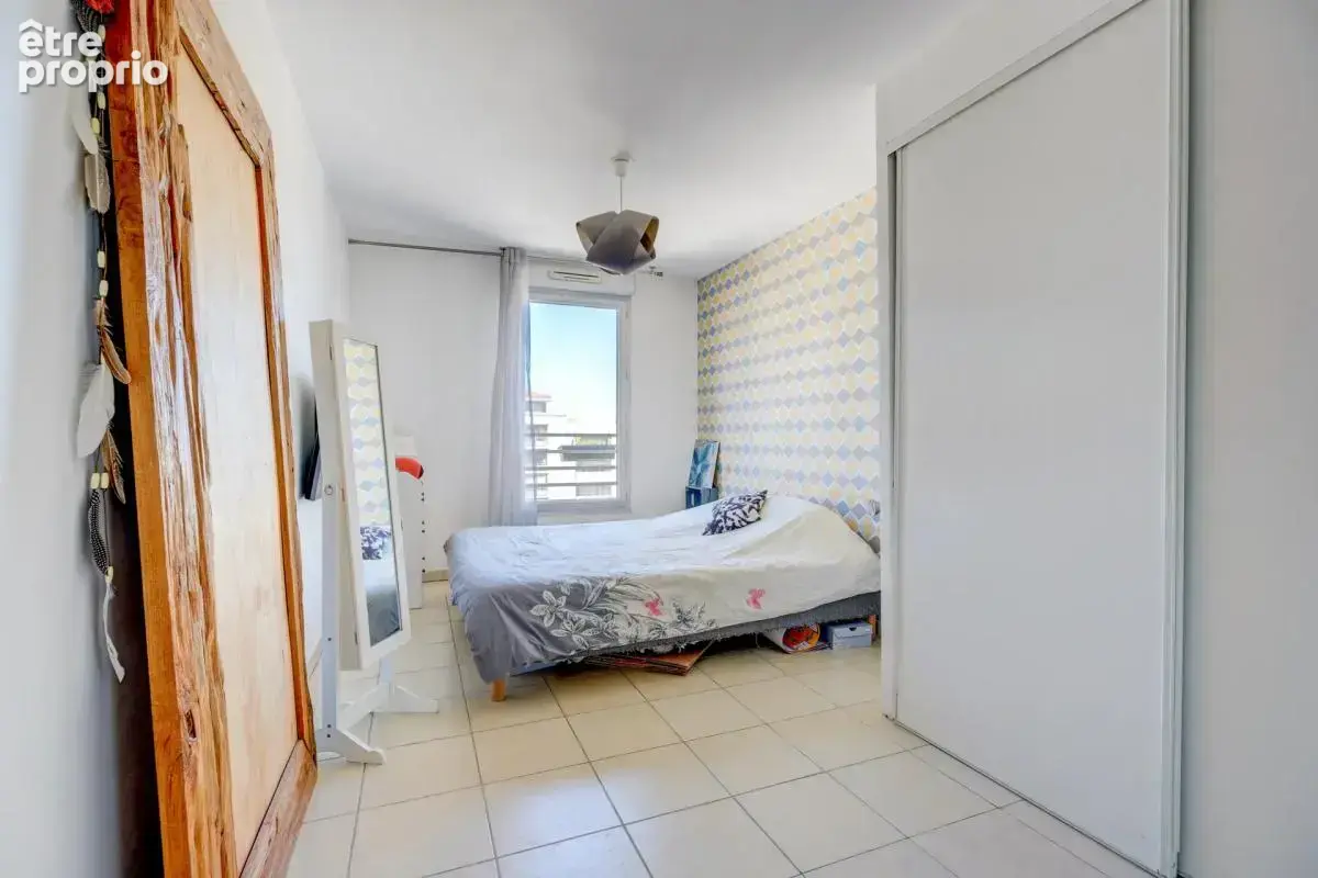 Oullins gare - Duplex 4 chambres - Terrasses - 2 stationnements - Calme - photo 7