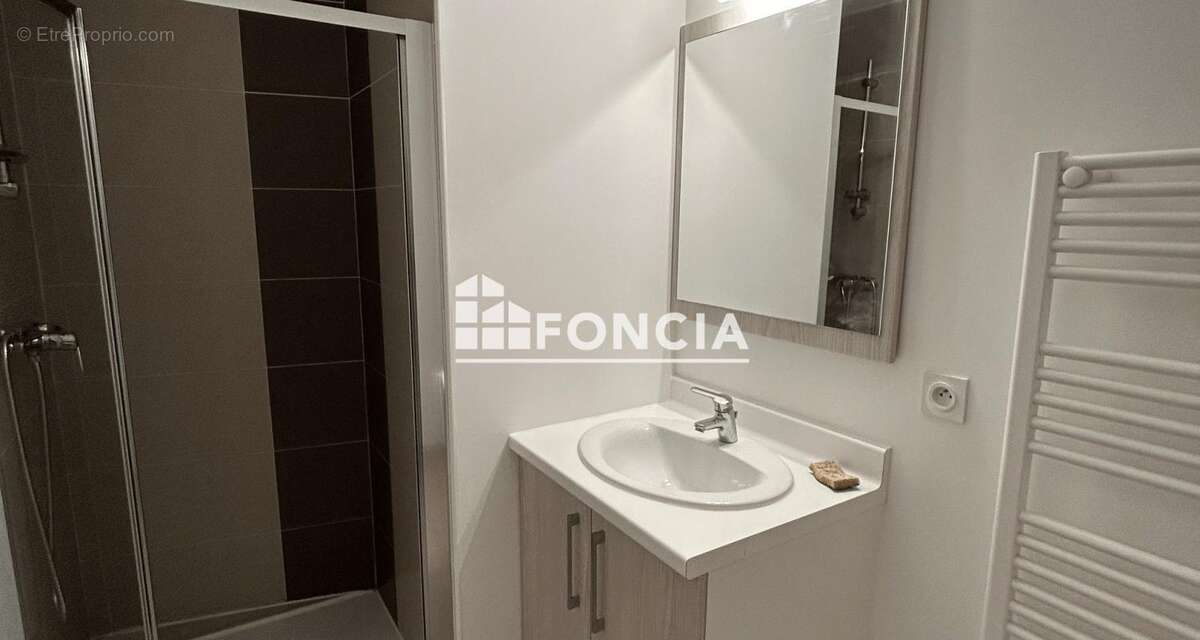 Appartement à COGOLIN