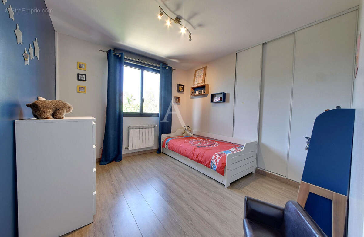 Maison individuelle 7 pièces - superbes prestations ! - photo 8