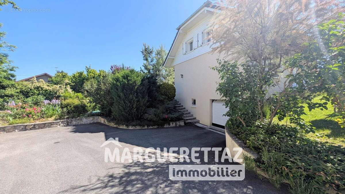 Maison à VETRAZ-MONTHOUX