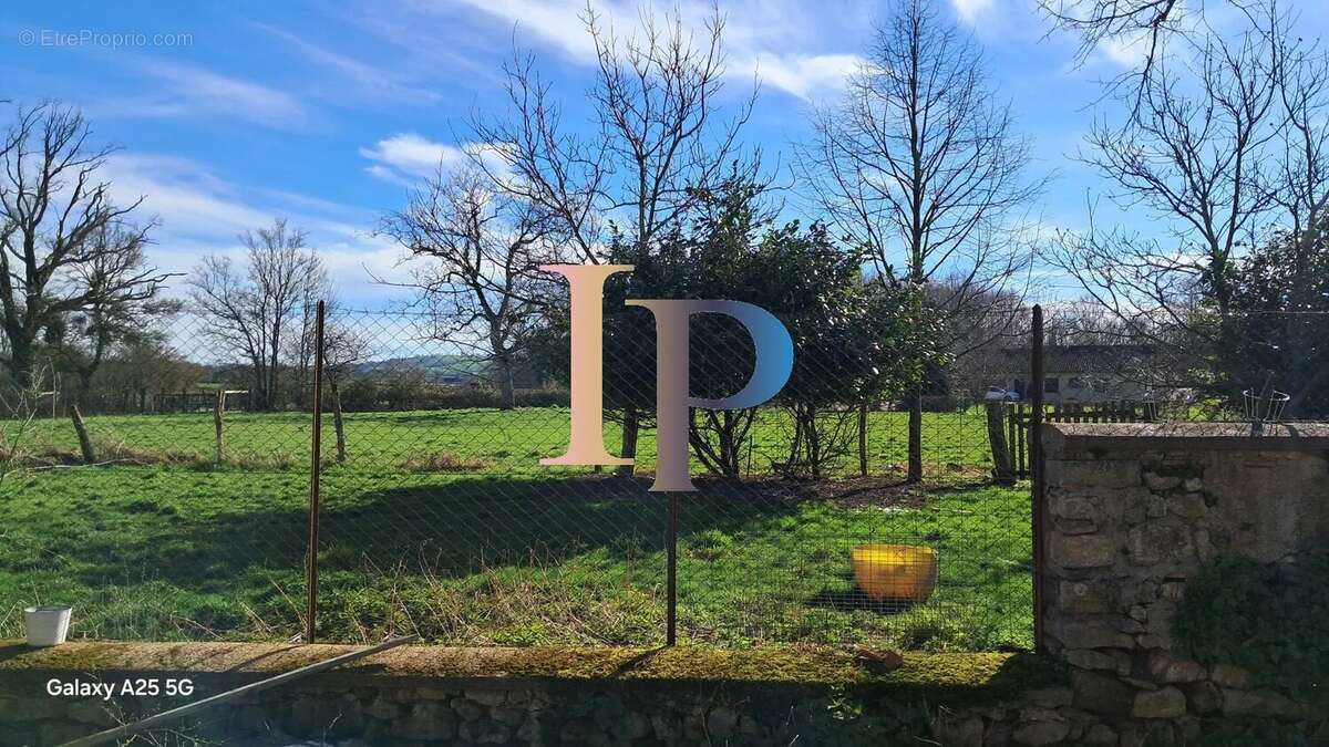 Maison à LA CLAYETTE